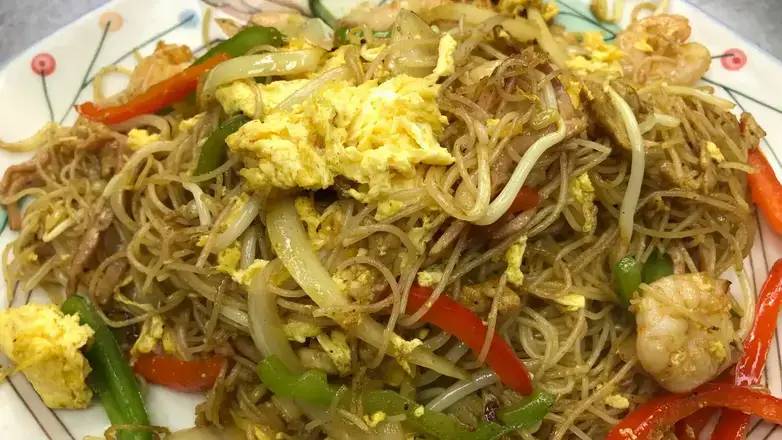 409. Stir Fried Rice Noodles Singapore Style 星洲炒米粉